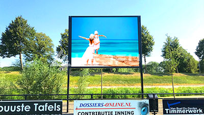 Visualización de publicidad montada en poste de los Países Bajos