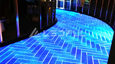 Pantalla LED de piso en el centro comercial